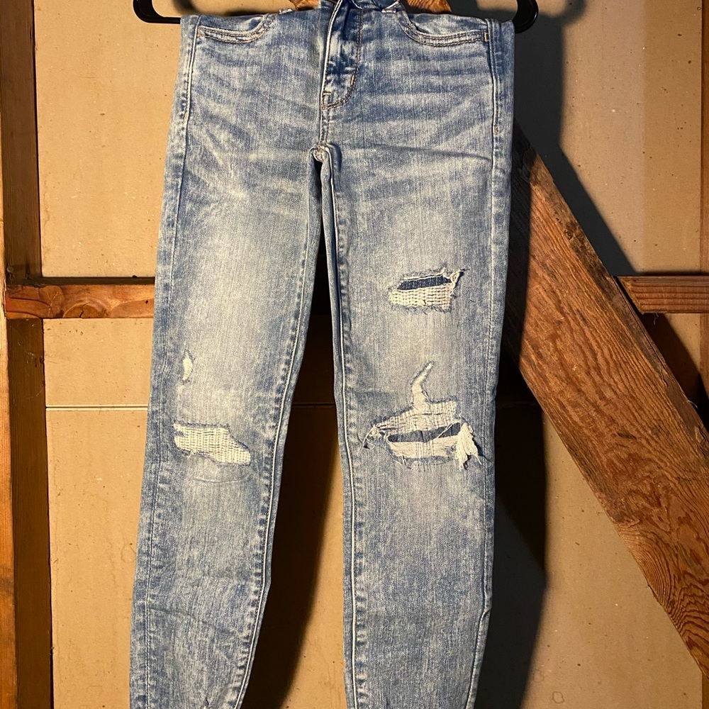 Skinny blue ripped jeans from American Eagle